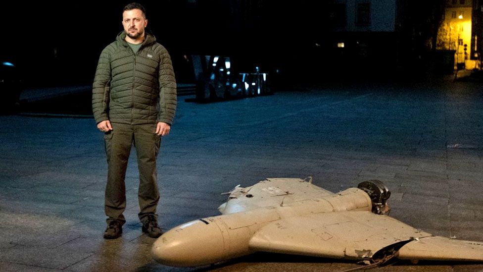 Zelenskis draud palielināt dronu triecienu skaitu Krievijai līdz 1000 dienā