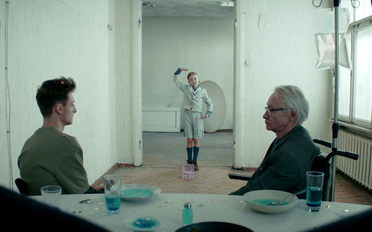 Jaunu kinoprofesionāļu filmas festivālā Patriarha rudens