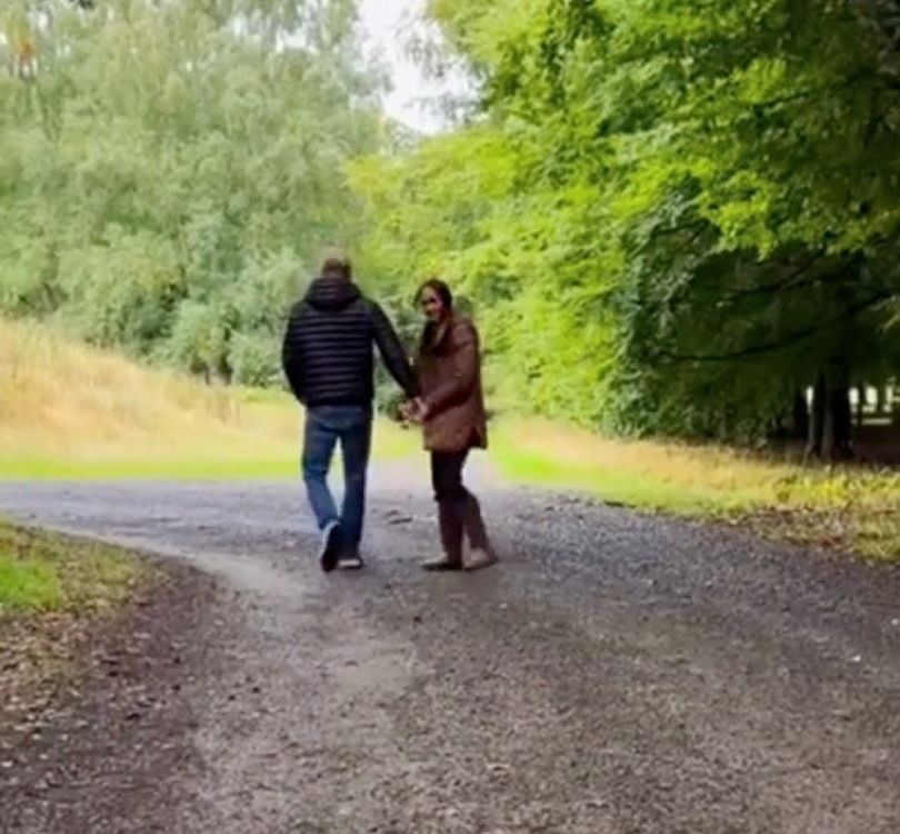 Karaliskais pāris atkal saņem kritiku par privātuma pretrunām