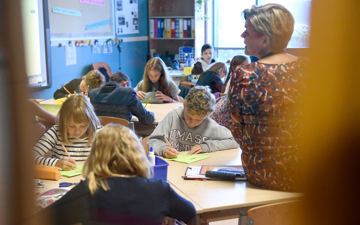Latvijā pamatskolēniem atļaus labot mazāku daļu atzīmju