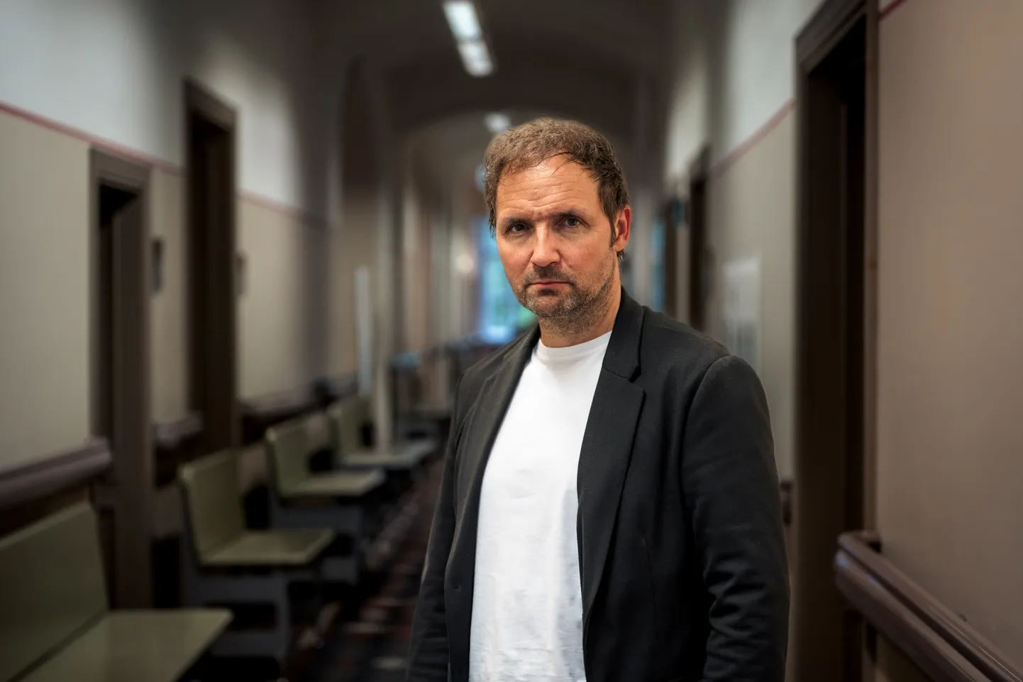 “Mājās nestāstu, ka dzīvam cilvēkam operācijā tecēja asinis.” Saruna ar traumatologu Georgu Pelēci