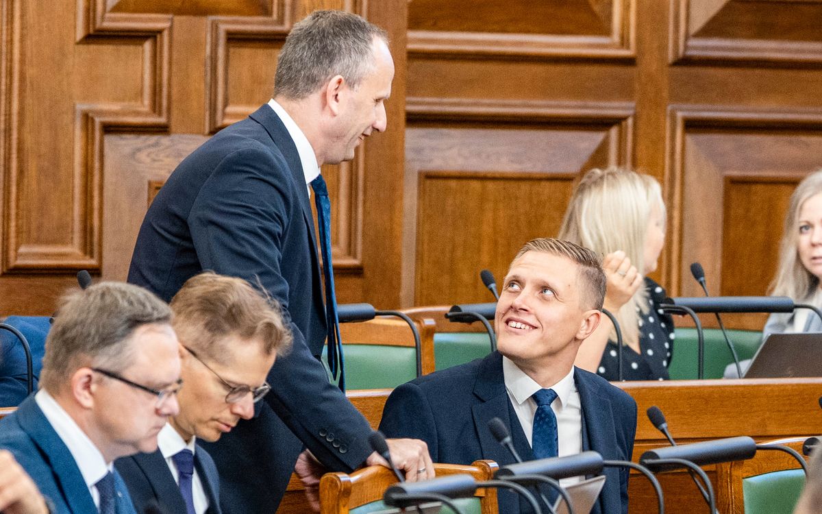 Ministri saglabā amatus pēc demisijas pieprasījumiem