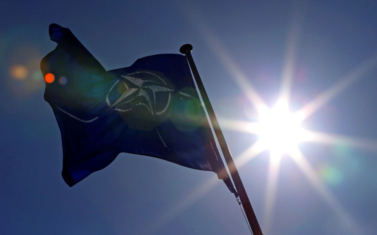 NATO brīdina par Krievijas hibrīduzbrukumu pieaugumu