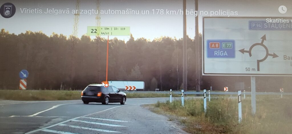 No policijas bēgošs elektroskrejriteņa vadītājs Jelgavā attīsta 75 km/h lielu ātrumu