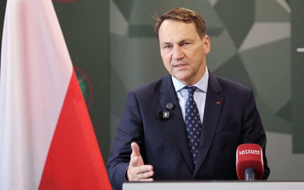 Sikorskis: Krievijas radītais apdraudējums palielinājis Latvijas un Polijas sadarbību