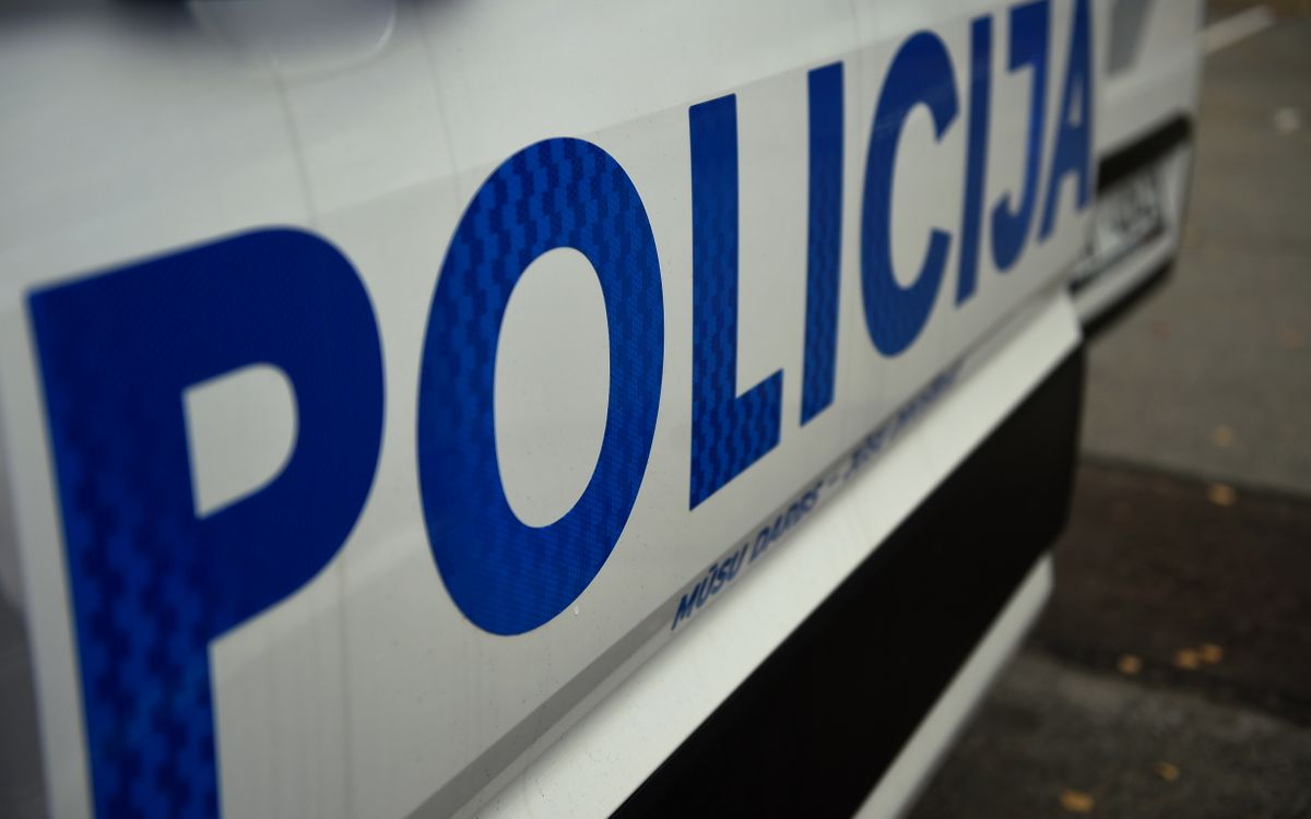 Apsūdz 11 personas bandītismā un nolaupīšanā Latvijā