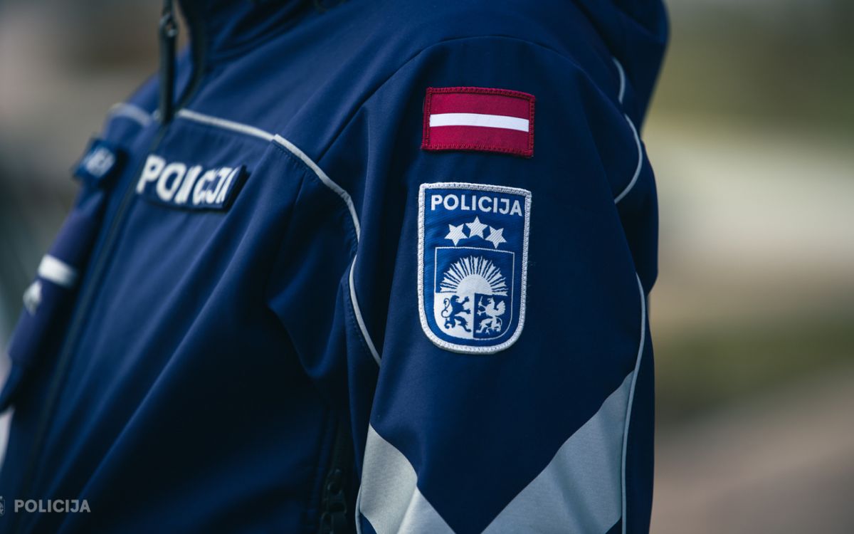 Apsūdz vīrieti par 12 gadus vecas meitenes izvarošanu un grūtniecību