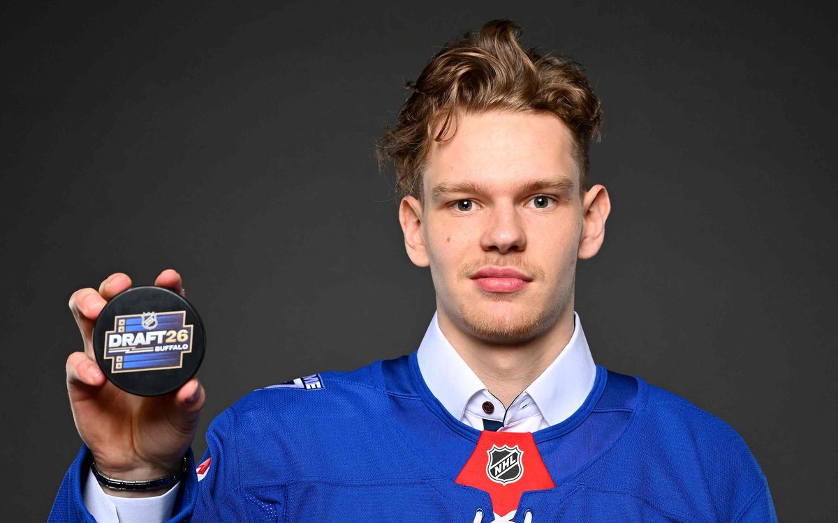 Latviešu aizsarga Alberta Šmita debija Ņujorkas Rangers rindās