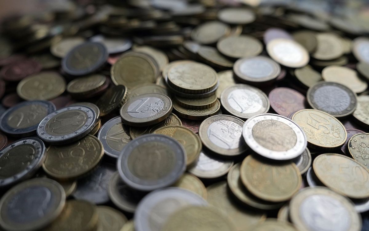 Valdība ierobežo jaunu līgumu slēgšanu valsts iestādēm